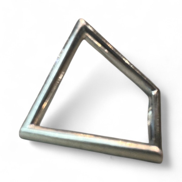 Dorothy Hogg MBE – Platinum “Cube Ring”, 2019 - info@marksjewellery.co.uk - image 3