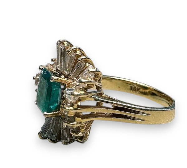 An Emerald & Diamond "Ballerina" ring - info@marksjewellery.co.uk - image 4