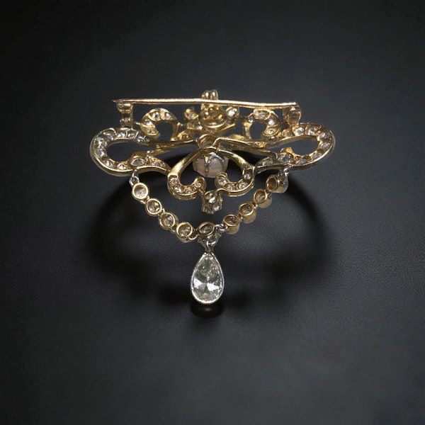 Edwardian Pearl & Diamond Elegance Brooch in Yellow Gold - image 2
