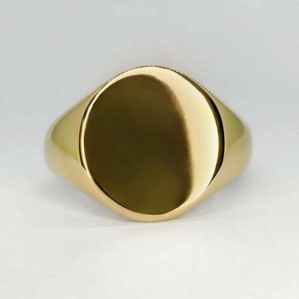 Gold Oval Signet Ring 5.2g - Saddingtons Jewellery Stand 375 - image 1