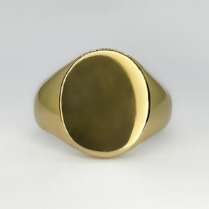 Gold Oval Signet Ring 9.3g - Saddingtons Jewellery Stand 375