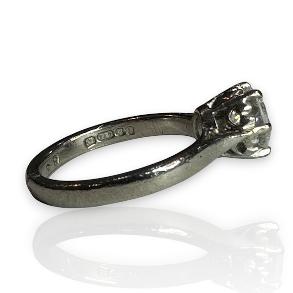 Elegant 1.00ct Diamond Solitaire Ring in 18k White Gold - image 5