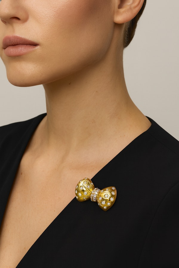 Kutchinsky Diamond Set 18ct Gold 'Bow' Brooch - image 2