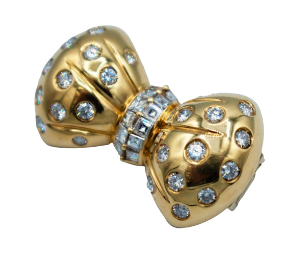 Kutchinsky Diamond Set 18ct Gold 'Bow' Brooch - image 3