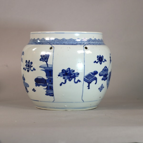 Chinese blue and white food vessel of bulbous form Kangxi(1662-1722) - image 2