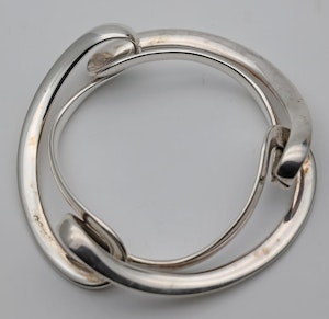 Georg Jensen Bangle Infinity 452 designed by Regitze Overgaard. Sterling Silver. Denmark. Mark Constable Unit 301