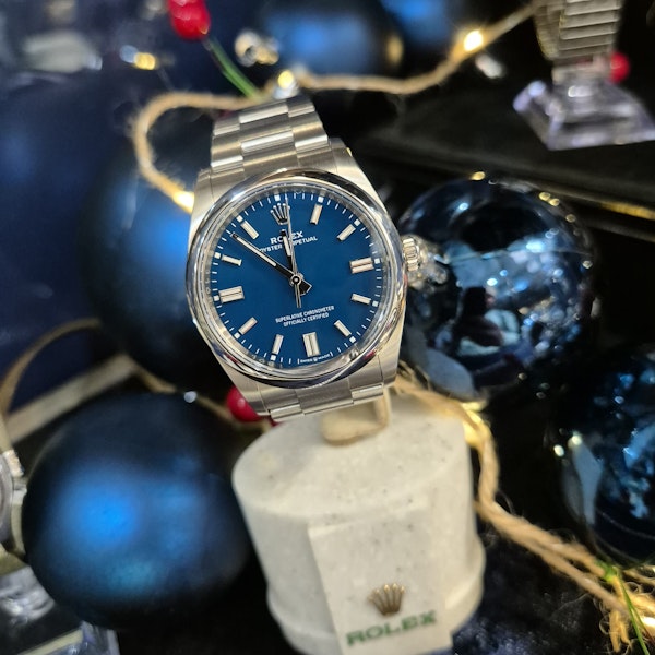 Rolex Oyster Perpetual 126000-0015 - image 2