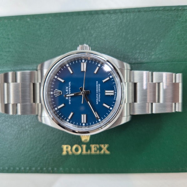 Rolex Oyster Perpetual 126000-0015 - image 6
