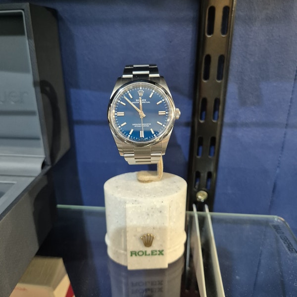 Rolex Oyster Perpetual 126000-0015 - image 10
