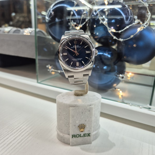 Rolex Oyster Perpetual 126000-0015 - image 8