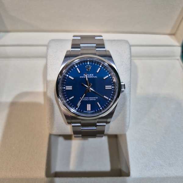 Rolex Oyster Perpetual 126000-0015 - image 5