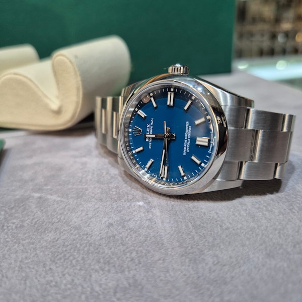 Rolex Oyster Perpetual 126000-0015 - image 7