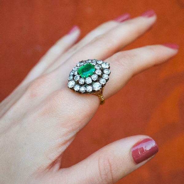 Lovely Colombian Emerald Diamond Ring at Deco&Vintage Ltd - image 2