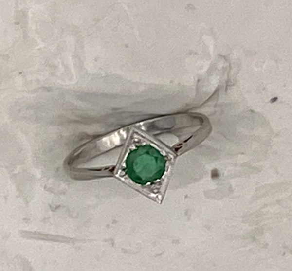 Art Deco emerald lozenge shape ring - image 4