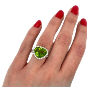 18ct Gold Heart-Shaped Peridot & Diamond Cluster Ring