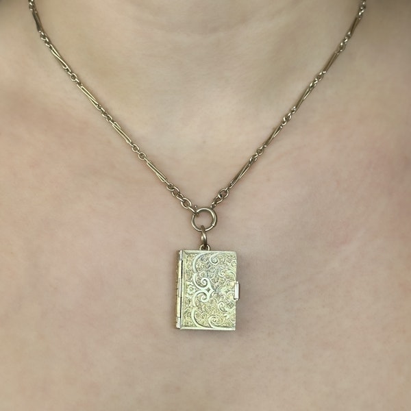 Rare Antique Book Locket - Saddingtons Jewellery Stand 375 - image 5