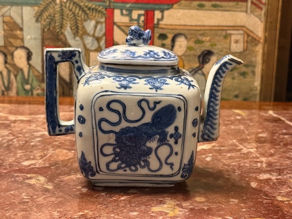 A RARE MING CHINESE BLUE AND WHITE WINE POT - image 1