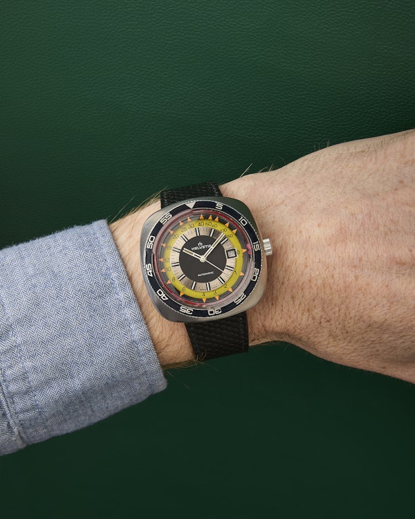 Helvetia Ref.2783.032.30 Yellow & Silver Dial 1960s Vintage Diver Watch - image 16
