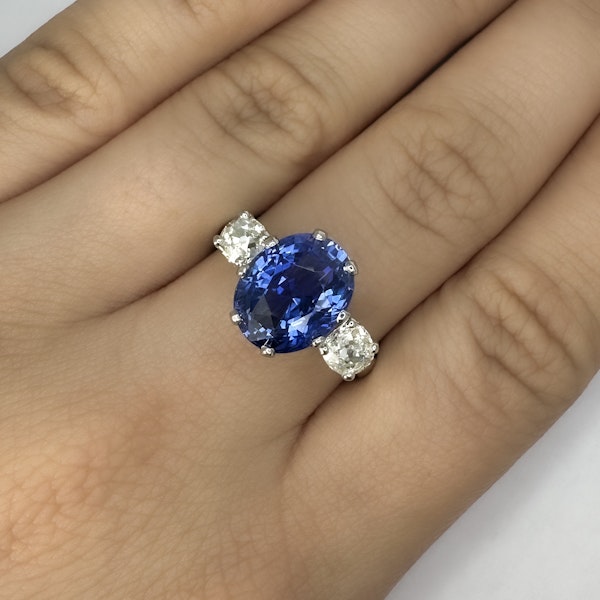 7.47ct Ceylon Sapphire Trilogy Ring - Saddingtons Jewellery Stand 375 - image 2