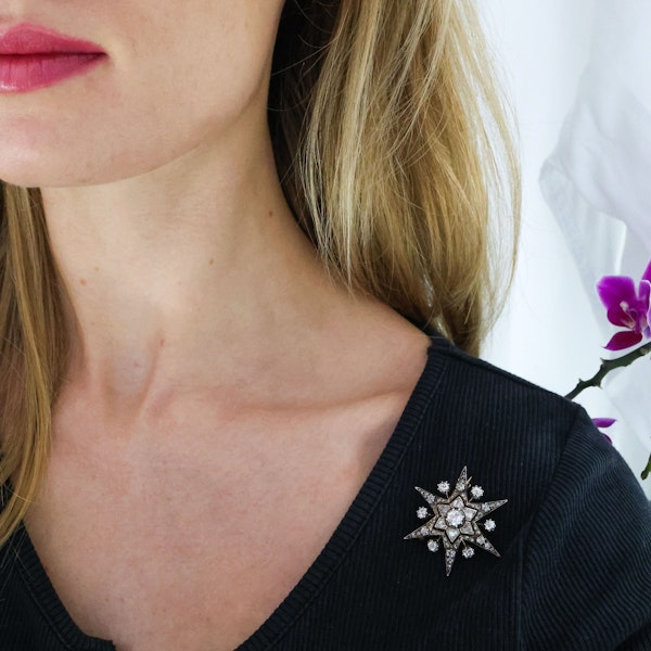 Antique Diamond and Silver Upon Gold Six Point Star Brooch, With Rays, Circa 1890 - image 4