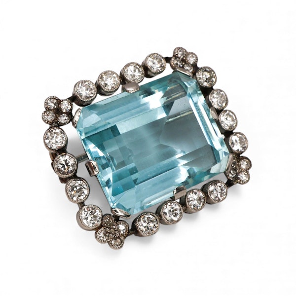 Vintage Aquamarine, Diamond and Platinum Cluster Brooch, Circa 1930 - image 3