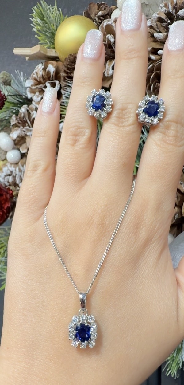 18k gold Sapphire & diamond Necklace - image 4