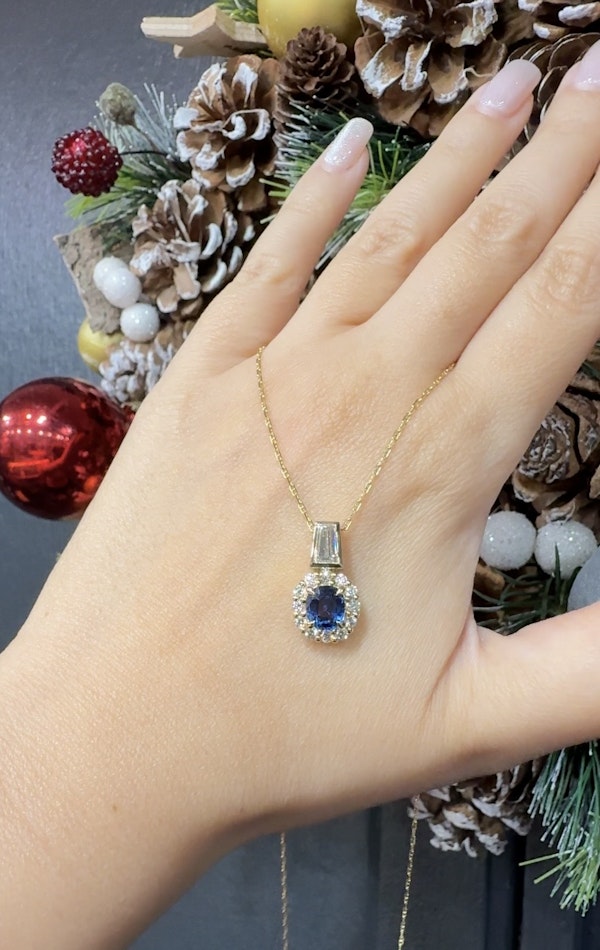 18k yellow gold Sapphire & diamond necklace - image 2