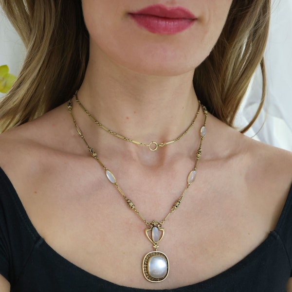 Art Nouveau Moonstone and Gold Necklace, Circa 1890 - image 2