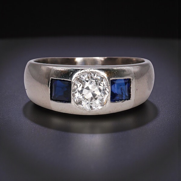Art Deco Diamond Sapphire Platinum Ring at Deco&Vintage Ltd - image 4