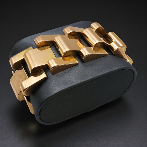 Super chic and heavy French 18ct gold Tank bracelet at Deco&Vintage Ltd - image 3