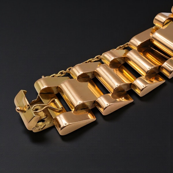 Super chic and heavy French 18ct gold Tank bracelet at Deco&Vintage Ltd - image 5