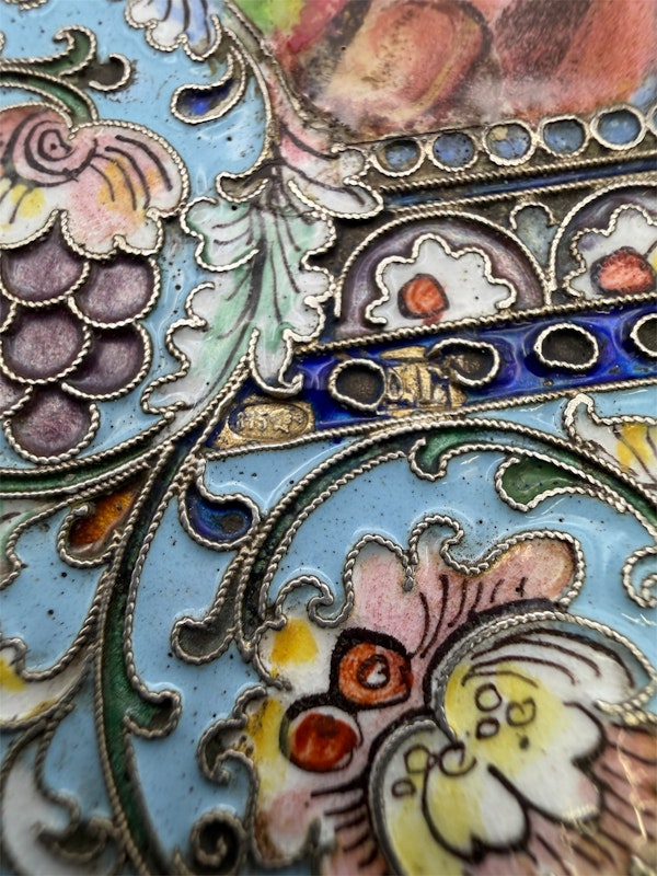 Russian silver gilt and pictorial and shaded enamel cigarette case, Moscow, c.1918-1928. - image 5