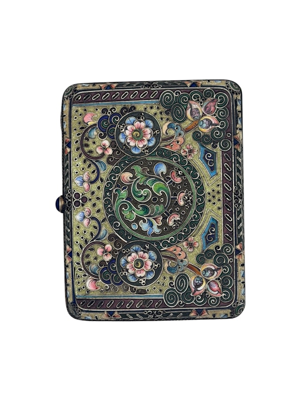 Russian silver gilt and cloisonné and shaded enamel cigarette case, Moscow , c.1910 by БиГ. - image 2