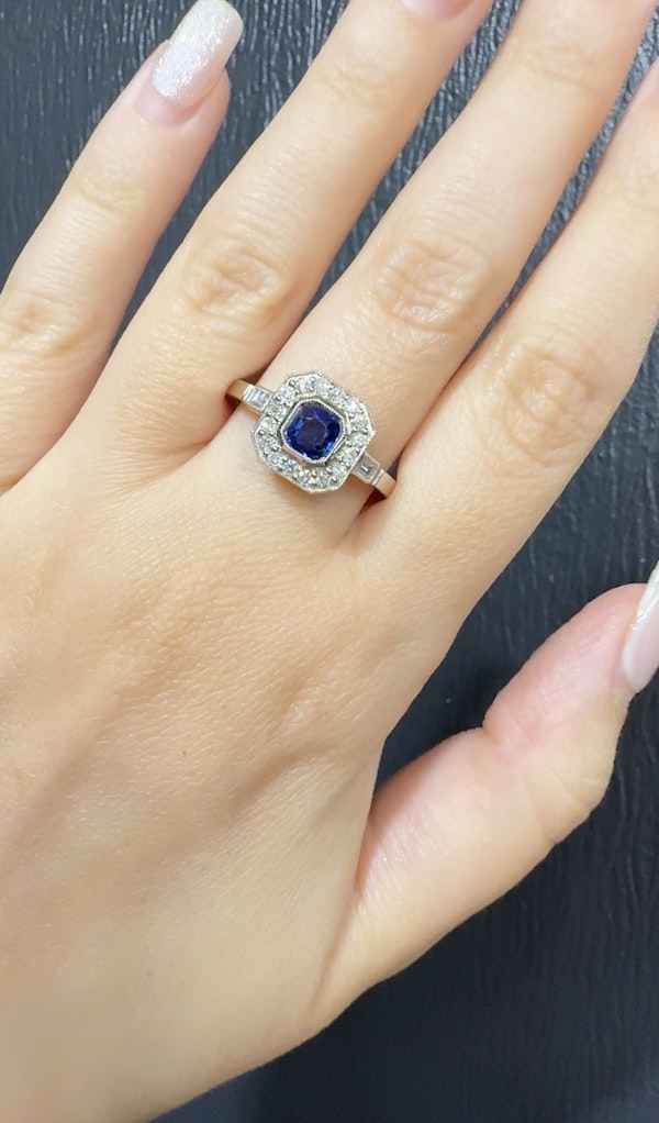 Art Deco Inspired Sapphire & diamond cluster ring 18k white gold - image 3
