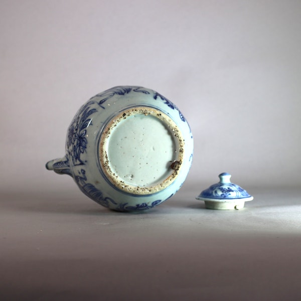 Chinese blue and white Kraak wine pot and cover, Wanli (1573-1619) - image 6