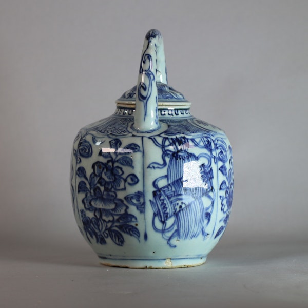 Chinese blue and white Kraak wine pot and cover, Wanli (1573-1619) - image 3