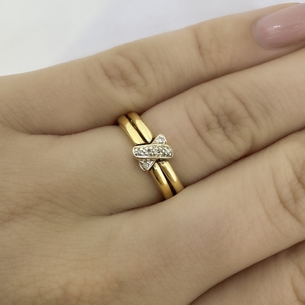 Intertwining Unity & Love Ring - Saddingtons Jewellery Stand 375 - image 6