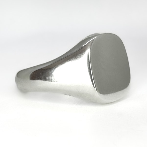 Chunky Silver Signet Ring - Saddingtons Jewellery Stand 375 - image 1