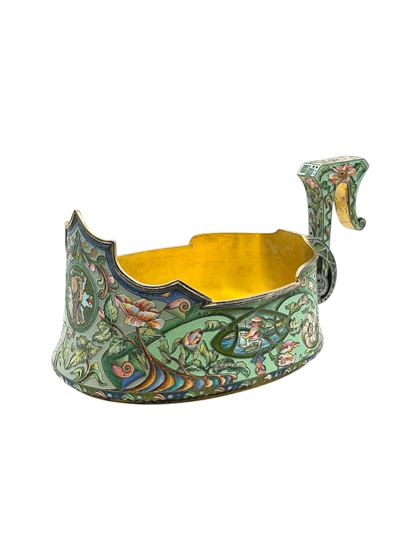 Russian silver gilt cloisonné and shaded pictorial enamel kovsh, Moscow, c. 1910. - image 3