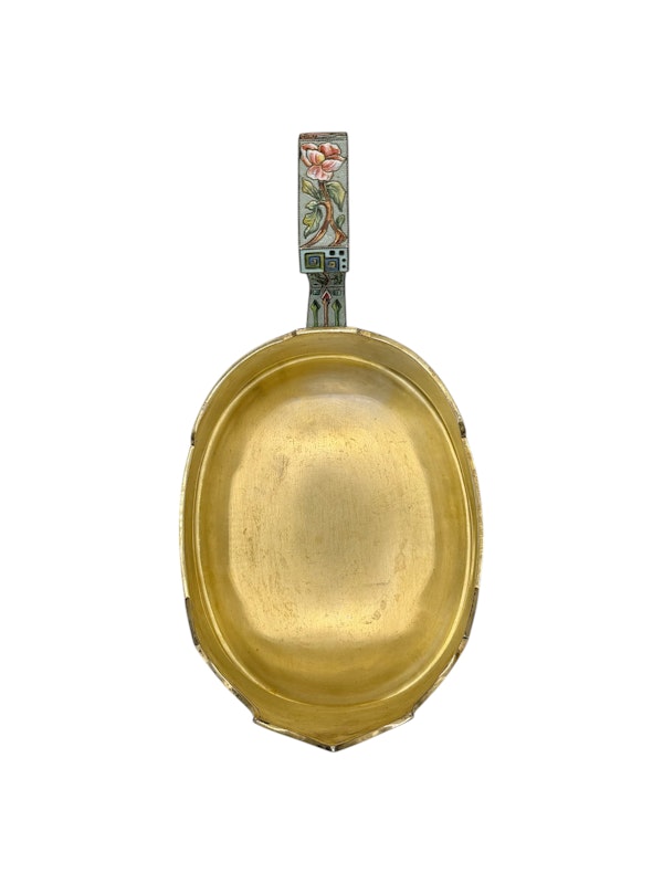 Russian silver gilt cloisonné and shaded pictorial enamel kovsh, Moscow, c. 1910. - image 6