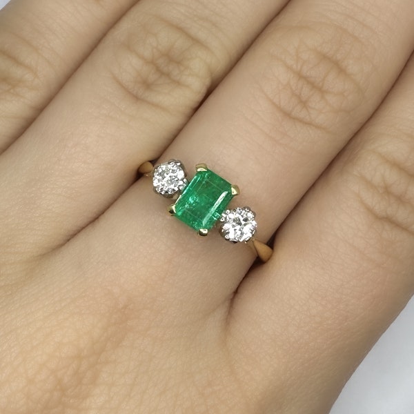 Emerald Diamond Trilogy Ring - Saddingtons Jewellery Stand 375 - image 2