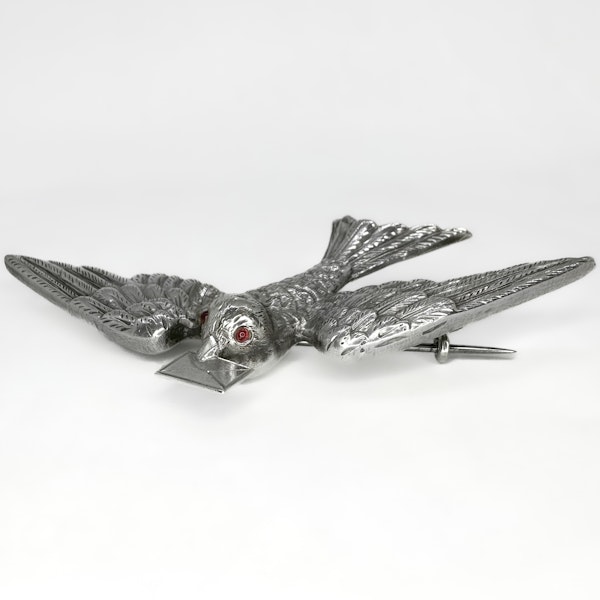 Victorian Silver ‘Love Bird’ Brooch - Saddingtons Jewellery Stand 375 - image 3