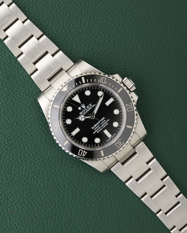 Rolex Ref.114060 Submariner No Date Oyster Full Set Box Papers 2020 - image 2