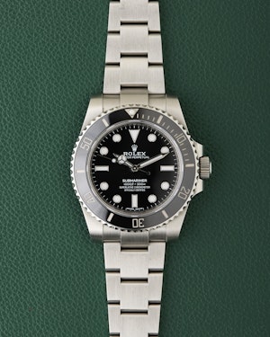 Rolex Ref.114060 Submariner No Date Oyster Full Set Box Papers 2020