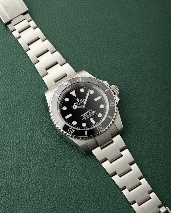 Rolex Ref.114060 Submariner No Date Oyster Full Set Box Papers 2020 - image 7