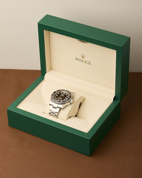 Rolex Ref.114060 Submariner No Date Oyster Full Set Box Papers 2020 - image 14