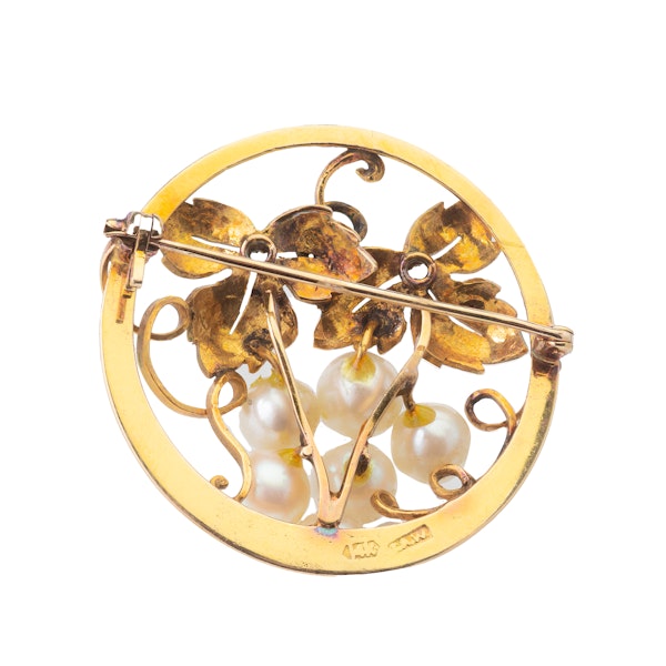 14ct Gold & Pearl Grapevine Brooch - image 2