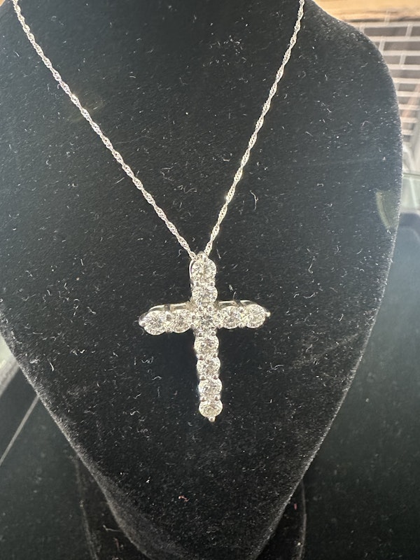 Stunning 18k White Gold Diamond Cross Pendant & Chain (750 Hallmark) - image 2