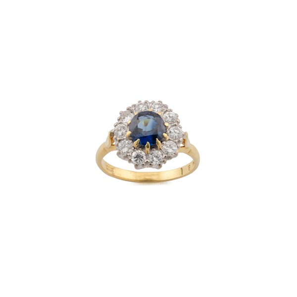 Vintage 18ct Yellow Gold Sapphire and Diamond Cluster Ring - image 1