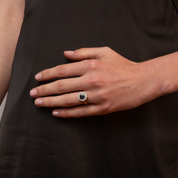 Vintage 18ct Yellow Gold Sapphire and Diamond Cluster Ring - image 2